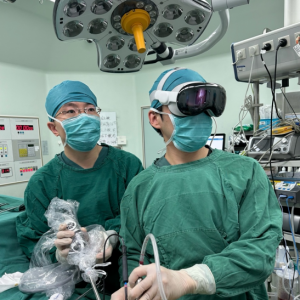 王俊院士团队国内首次应用Apple Vision Pro辅助胸腔镜肺癌根治术 ... ...